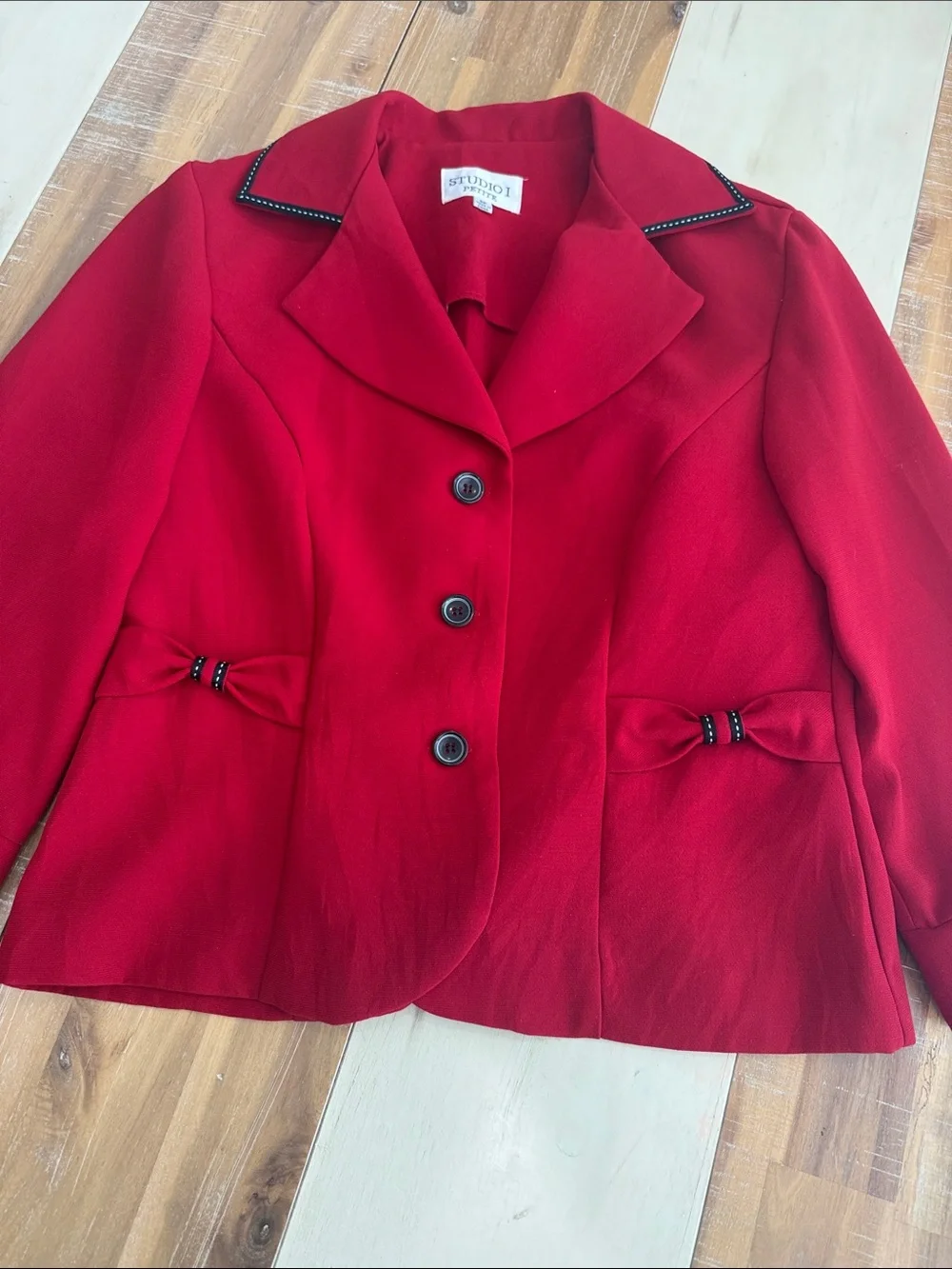 Studio I Red Cropped Notch-Lapel Blazer